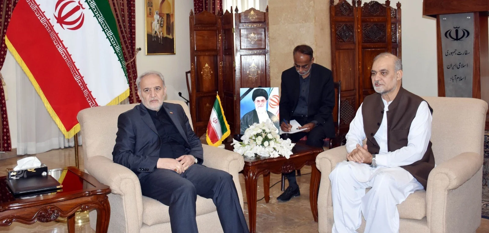 حافظ نعیم الرحمن نے سفیر سے ملاقات میں ایران کے ساتھ یکجہتی کا اظہار کیا۔